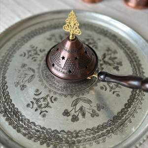 Quemador de incienso clásico para un ambiente doméstico tranquilo y relajación espiritual durante la oración y la meditación diaria - Product Image 1