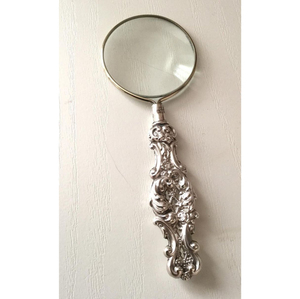 Loupe de lecture à main de qualité supérieure avec poignée argentée, motif gaufré orné, accessoire de bureau, cadeau, prix bas - Product Image 1