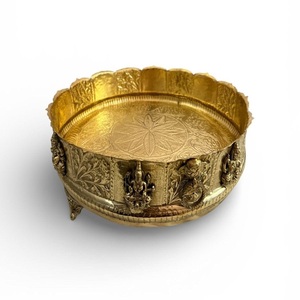 Elegante Urli de Latón para Diwali, Decoración Artesanal de Latón para Mesa, Ceremonia Religiosa, Festival del Hogar, También para Regalo - Product Image 1