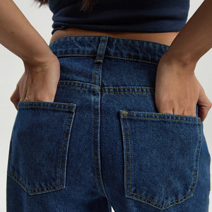 Jean large taille haute pour femme grande taille, bleu foncé, en coton, coupe ample, longueur complète, style décontracté, fermeture boutonnée, pantalon en denim pour le printemps - Product Image 4