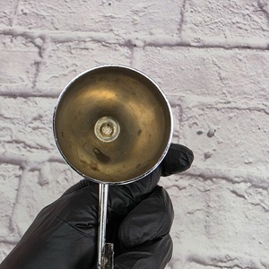 Ensemble d'outils de bar élégants de style médiéval en argent, comprenant un shaker à cocktails, un jigger, un muddler, une cuillère et un passoire, idéal pour l'accueil et les cadeaux - Product Image 4
