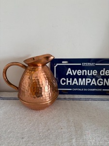 Vintage Hammered Copper Pitcher Solid Color Metal Water <b>Jug</b> For <b>Drinks</b> Party Use Durable Design 6-6.9in Height - Product Image 3