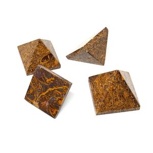 Pyramide en cristal de larvikite, pierre précieuse, générateur d'énergie positive, méditation, écologique, fait main, décoration intérieure, métaphysique - Product Image 4