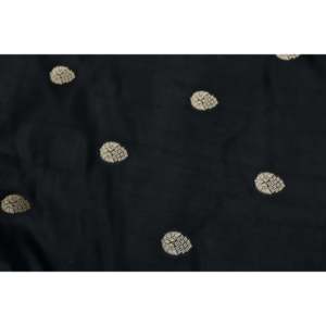 Tela de Brocado de Poliéster Bordada por Metro, 44 Pulgadas de Ancho, Suave, Floral, Negra con Detalles Dorados TFAB POLY BRO01 290 - Product Image 3