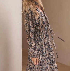 Vestido Casual Bohemio de Alta Calidad para Mujer, Largo hasta la Pantorrilla, Cuello en V, Manga con Lazos, Cintura Elástica, Diseño Favorecedor, Ecológico, ODM - Product Image 3