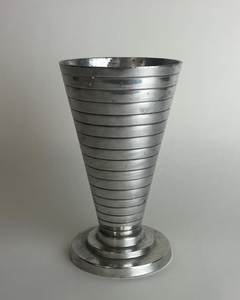 Vases à fleurs en métal pour table avec poignée, finition argentée, design traditionnel, faits à la main, vase et pot à fleurs durables en métal, forme de pichet - Product Image 5