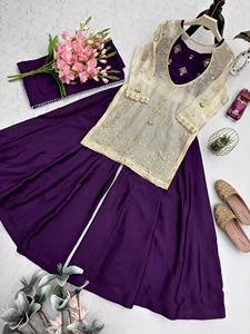 Conjunto Premium de Kurti y Palazzo de 4 Piezas, Colección de Diseño para Fiestas con Detalles Reales, Ideal para Bodas y Eventos Festivos, Venta al Por Mayor - Product Image 6