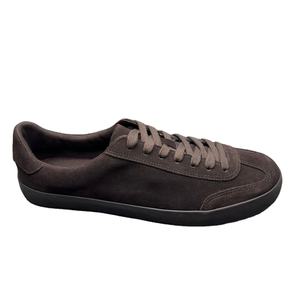 Chaussures vulcanisées pour hommes de haute qualité fabriquées au Vietnam, dessus en cuir fendu, semelle intermédiaire en PU, semelle extérieure en caoutchouc, légères et tendance. - Product Image 2