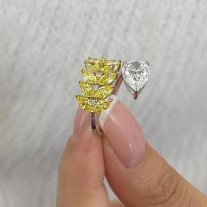 Anillo Abierto con Diamantes en Forma de Pera y Diamantes Marquise Amarillos de Fantasía, Oro Blanco de 14K, Anillo de Compromiso, Regalo Nupcial para Ella - Product Image 4