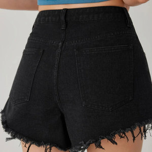 Short en jean noir taille haute avec embellissements en sequins en forme de cœur, ourlet effiloché, style cinq poches, fermeture boutonnée, tenue décontractée - Product Image 4