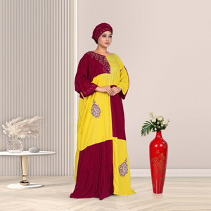 Kaftan bicolore en rayonne avec broderies complexes, détails élégants en panneaux et silhouette fluide longue jusqu'au sol - Product Image 1