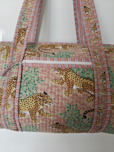 Bolsa de Lona Acolchada Ligera con Estampado de Leopardo de Algodón Shree Balajee, Cierre de Cremallera, Correas Ajustables, Gran Capacidad - Product Image 6