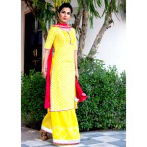 Conjunto de Traje Clásico para Mujer en Rayón Amarillo y Rosa con Satén Gota, Disponible en Talla XS - Product Image 6