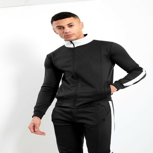 Ensemble de survêtement homme respirant et personnalisé, qualité supérieure, tendance actuelle, style streetwear, vente en gros 2026 - Product Image 4