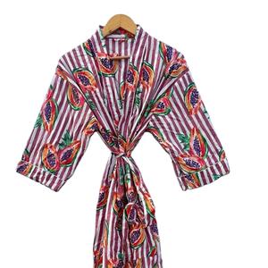 Robe kimono en coton fleuri faite à la main |   Robe de mariée en coton style bohème à motifs imprimés, robe de demoiselle d'honneur, robe d'été, peignoir, cadeau - Product Image 1