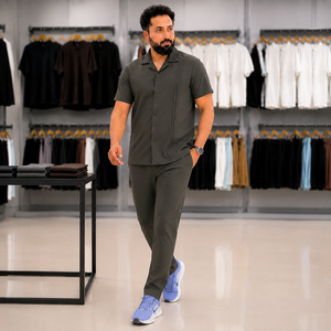 Conjunto Deportivo para Hombre en Verde Oliva con Rayas – Tela Premium, Traje Deportivo Informal para Correr y Pantalones Deportivos para Uso Diario - Product Image 1