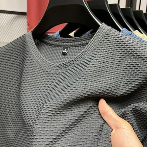 Camiseta de Hombre Blanca de Punto Waffle, Manga Corta, Cuello Redondo, Corte Regular, Transpirable, Estilo Casual, 100% Algodón - Product Image 3