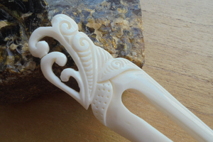 Épingle à cheveux en os de qualité supérieure |   Bâtonnet à cheveux artisanal en corne et os pour femmes - Product Image 2