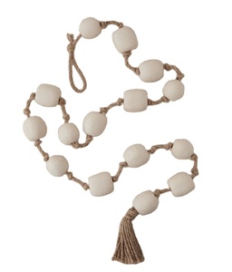 Guirnalda de Cuentas de Resina Blanca con Borlas, Decoración Rústica Boho para el Hogar, Adorno Colgante - Product Image 1