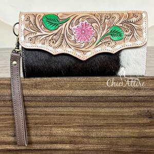 March Expo Cartera de mano tipo pulsera elegante y única de cuero de vaca repujado a mano con pelo, con diseño floral artesanal para mujer - Product Image 1