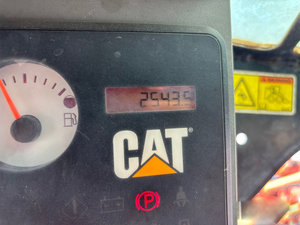 Chargeuse compacte à deux vitesses 272C de 2007, non opérationnelle, équipement de construction robuste et compact - Product Image 2