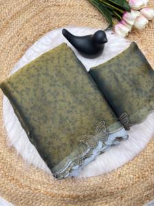 ผ้าส่าหรีผ้าซาตินฟานดี้ พร้อมลายปักดิ้นทองแบบทอเองและขอบผ้าลายผีเสื้อ สำหรับงานแต่งงานและงานปาร์ตี้ พร้อมเสื้อคลุม - Product Image 2