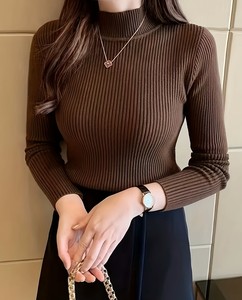 เสื้อคาร์ดิแกนไหมพรมคอวี แขนยาว ทรงเข้ารูป สำหรับผู้หญิง  ผ้าวูล/แคชเมียร์ สีพื้น ปักลายด้านหน้า - Product Image 4