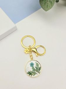 Llavero de Resina Hecho a Mano Personalizado con Diseño de Color de Piedra de Nacimiento y Elegante Regalo para Todos - Product Image 1