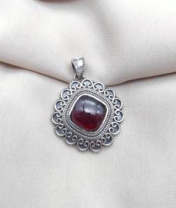 Pendentif grenat rouge en argent sterling 925, bijoux faits à la main pour femmes et hommes, collier unique en pierres précieuses naturelles, cadeau - Product Image 4