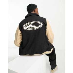 Chaqueta universitaria a la moda con diseño duradero y encanto deportivo atemporal. - Product Image 2