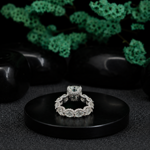 Bague de fiançailles pour femme en argent 925 avec diamant taille brillant rond, sertie à griffes, plaquée rhodium, style classique - Product Image 4