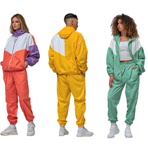 ชุดวอร์มกันน้ำแบบ unisex มีฮู้ด สีพื้น สไตล์สตรีทแวร์ ชุดสองชิ้น กันลม กันฝน สำหรับผู้ชายและผู้หญิง - Product Image 6