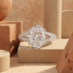 Bague en diamant taille ovale avec double bande pavée à branches séparées - Or 9k, 14k, 18k - Product Image 1