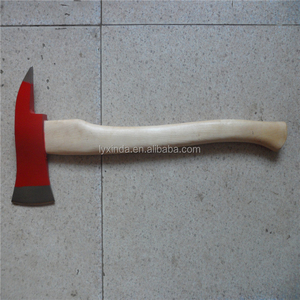 Hacha para partir leña con hoja de acero al carbono, mango de madera y cabeza roja, de grado industrial. - Product Image 6