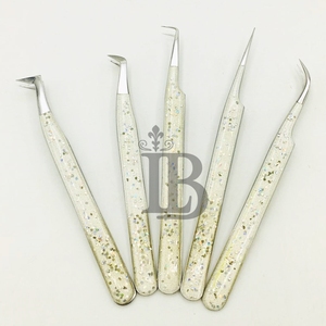 Juego de Pinzas para Extensión de Pestañas con Acabado Brillante en Color Blanco, Pinzas para Pestañas de Alta Calidad Antideslizantes y Sostenibles a Bajo Precio - Product Image 3