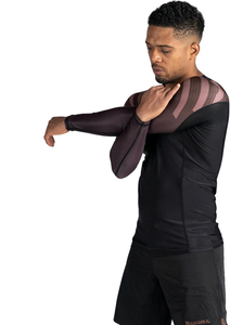 Ensemble Rash Guard MMA Haute Performance : Fabricant de Maillots et Shorts d'Entraînement Anti-Transpiration – Vente en Gros - Product Image 3