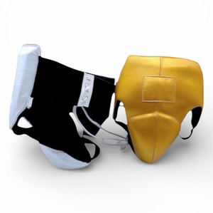 Ensemble de gants de boxe en cuir véritable de conception personnalisée, de haute qualité, durables, respirants et confortables - Product Image 2