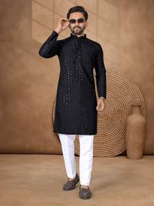 Conjunto de Kurta Larga y Pijama para Hombre, Bordado con Lentejuelas Chikankari en Rayón, con Parte Inferior de Algodón - Product Image 3