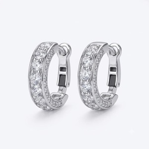 Boucles d'oreilles de mode VB-SR888 en or blanc 14 carats, personnalisées avec diamants de laboratoire ronds, boucles d'oreilles créoles Huggie, bijoux de mariage - Product Image 1