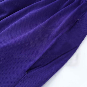 Nouvel ensemble d'uniformes de basketball personnalisés avec logo imprimé, comprenant un maillot et un short, adapté aux jeunes, aux adultes et aux commandes d'équipes - Product Image 5