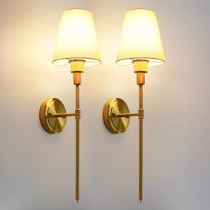 โคมไฟติดผนังทองเหลืองแบบดั้งเดิมพร้อมโคมทรงกลม งานฝีมือโลหะ - Product Image 1