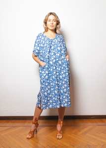 Vestido Kaftan de Algodón Azul con Estampado a Mano, Diseño Floral Blanco, Ecológico, para el Verano - Product Image 3