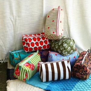 Juego de 3 Bolsas de Maquillaje Acolchadas de Algodón con Estampado de Bloques, Bolsa de Viaje para Artículos de Aseo - Product Image 1