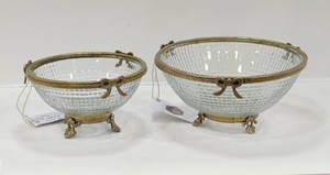 Tazón de Diseño Moderno con Base de Latón y Tapa de Vidrio, Diseño Texturizado, Forma Redonda, Acabado Dorado Antiguo - Product Image 2