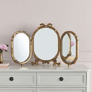 Miroir mural minimaliste en bois rond avec design en forme de nœud, support réglable pour usage domestique - Product Image 6