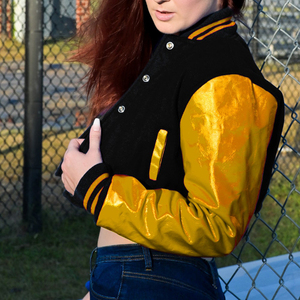 Veste courte universitaire pour femme, style Letterman, noir et jaune, avec manches en similicuir, vêtement d'extérieur décontracté, mode féminine - Product Image 4