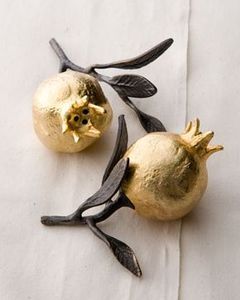 Golden Fruit Salt and Pepper Shaker Set Handcrafted Airtight Kitchen Storage Minimalist Design <b>Table</b> Seasoning Holder - Product Image 6