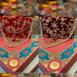 Bolso de Mano de Terciopelo Bordado a Mano en India para Mujer, Recuerdo de Boda, Regalos para Haldi, Mehndi, Inauguración de Casa - Product Image 2