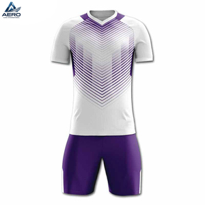 Kit de football blanc et violet de qualité supérieure - Maillot et short de football légers sublimés sur mesure pour les clubs sportifs - Product Image 1