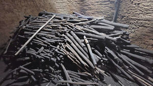 Carbón Vegetal Negro de Alta Eficiencia con Madera Dura, Alto Contenido de Carbono Fijo, Larga Duración de Combustión y Combustión Limpia y Estable - Product Image 4